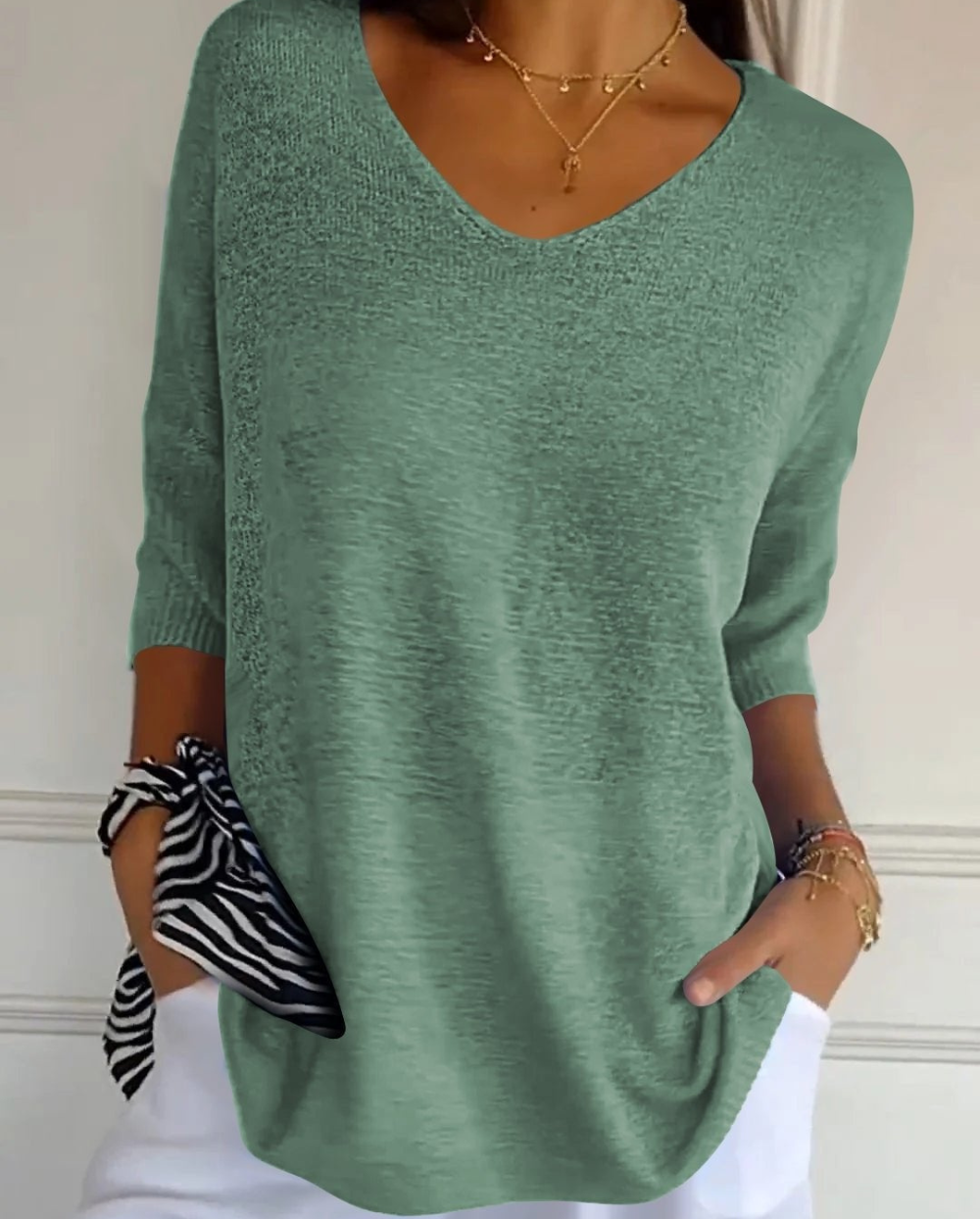 Kit 3 Blusas Luna® em Malha Leve – Decote V